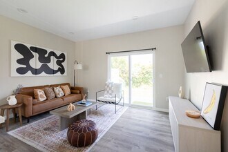 6237 Hobart St in San Diego, CA - Building Photo - Building Photo