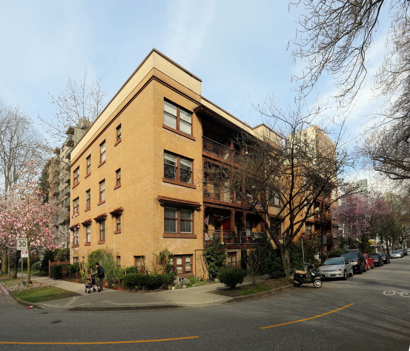 The Kenilworth in Vancouver, BC - Building Photo