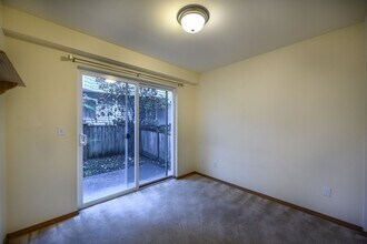 12049b 32nd Ave NE in Seattle, WA - Building Photo - Building Photo