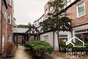 914 Green Bay Rd in Winnetka, IL - Building Photo