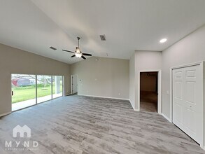 4619 E Forlano Cir in North Port, FL - Foto de edificio - Building Photo