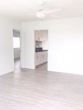 833 E Sunrise Blvd in Long Beach, CA - Building Photo - Interior Photo