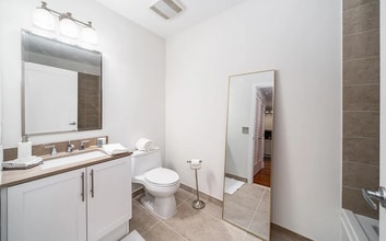 209 8th St, Unit 7h in Jersey City, NJ - Building Photo - Building Photo