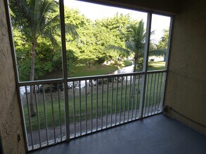 5740 Rock Island Rd in Tamarac, FL - Building Photo - Building Photo