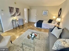 2710 Macomb St NW, Unit 303 in Washington, DC - Building Photo - Building Photo