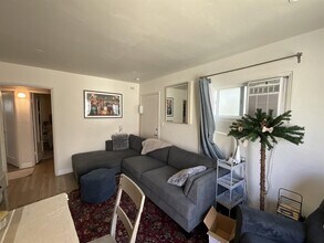 1948 Reed Ave in San Diego, CA - Building Photo - Building Photo