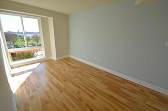 327 E Allen St in Philadelphia, PA - Building Photo - Building Photo