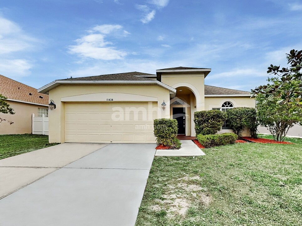 11434 Village Brook Dr in Riverview, FL - Building Photo