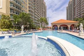 16900 N Bay Rd in Sunny Isles Beach, FL - Building Photo