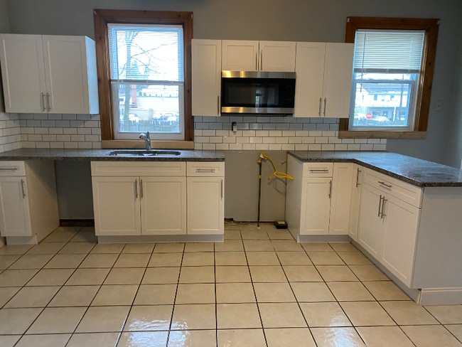 11 Roosevelt St in North Providence, RI - Building Photo - Building Photo