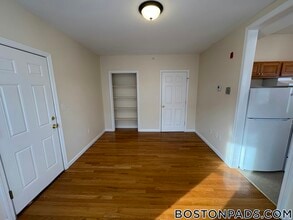 4 Kingsley Terrace in Lynn, MA - Building Photo - Building Photo