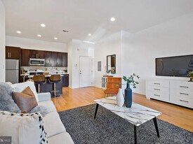 655 N 16th St, Unit 2 in Philadelphia, PA - Building Photo