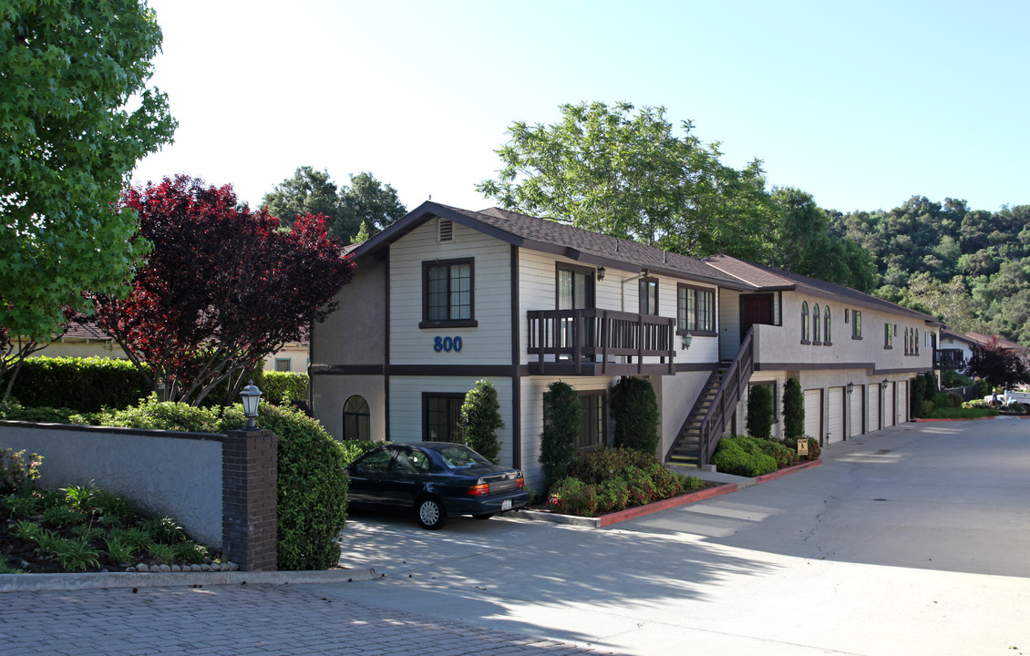 Hillside Village in Glendora, CA - Building Photo