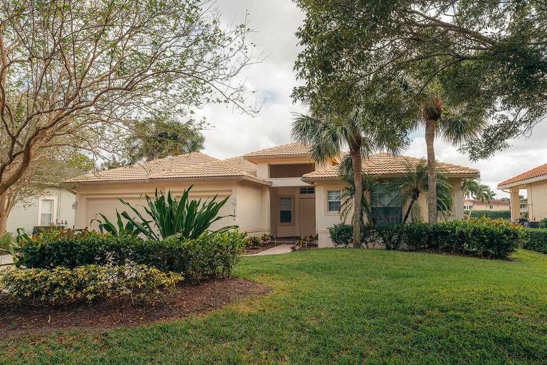 2246 SW Dove Canyon Way in Palm City, FL - Building Photo