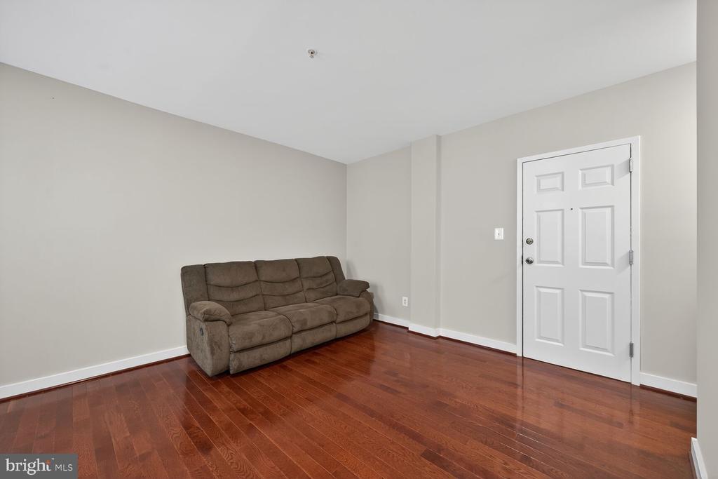 1440 W St NW in Washington, DC - Building Photo