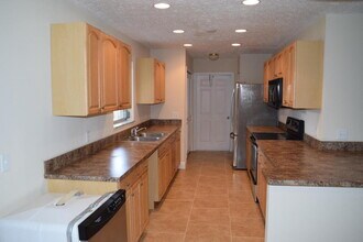 1652 SE Floresta Dr in Port St. Lucie, FL - Building Photo - Building Photo