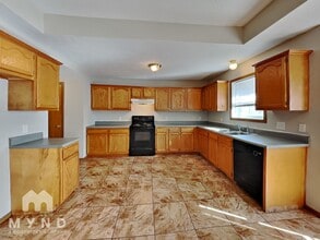 706 W Snider St in Ozark, MO - Building Photo - Building Photo