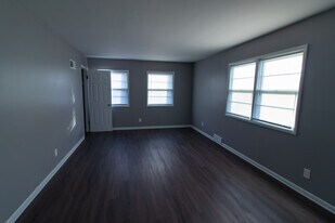 2813 E G Ave, Unit 2 in Kalamazoo, MI - Building Photo