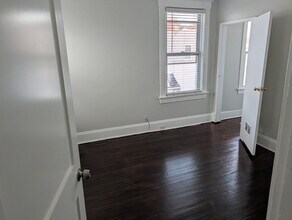 6413 Vine St, Unit #2, 2nd story in Cincinnati, OH - Building Photo - Building Photo