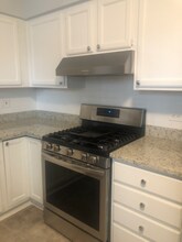 6044 N Melvina Ave in Chicago, IL - Building Photo - Building Photo