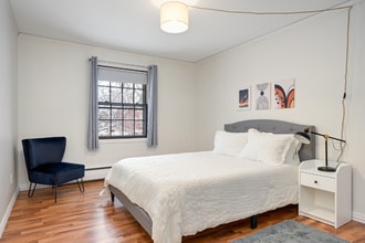 1008 Westbrooke Way in Hopkins, MN - Building Photo - Building Photo