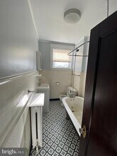 5021 Roland Ave in Baltimore, MD - Foto de edificio - Building Photo