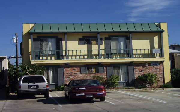 4561 Hawley Blvd in San Diego, CA - Building Photo - Building Photo