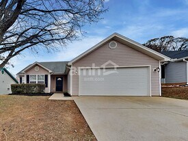 200 Kingscreek Dr in Greer, SC - Building Photo