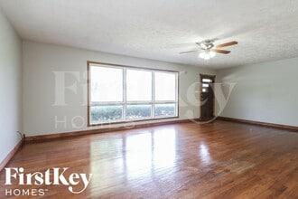 6605 W 14th St in Indianapolis, IN - Foto de edificio - Building Photo