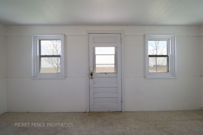 12281 WCR in Eaton, CO - Building Photo - Building Photo