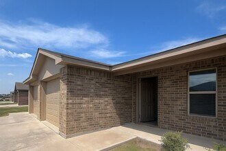 6015 Amelia Earhart Blvd in Killeen, TX - Building Photo - Building Photo