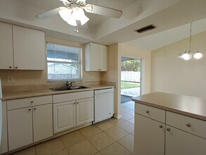 1138 SW 19th Ln in Cape Coral, FL - Building Photo - Building Photo