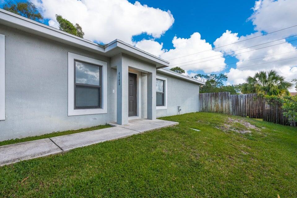 4743 Myla Ln in West Palm Beach, FL - Building Photo