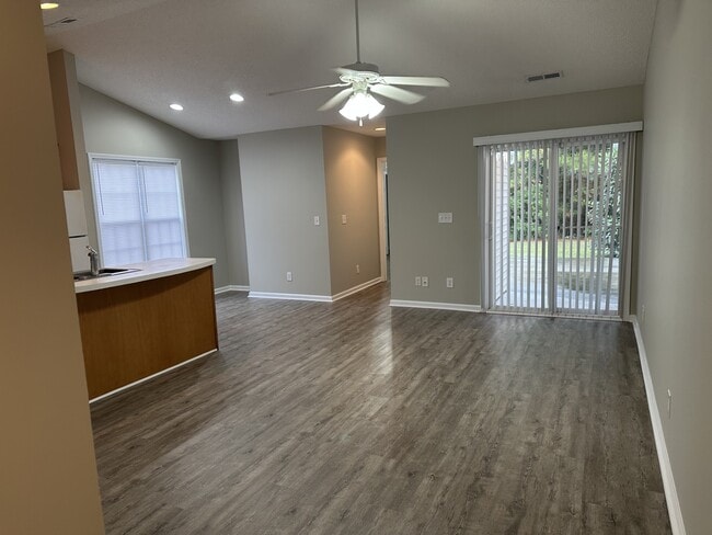 3918 Elizabeth Ave in New Bern, NC - Building Photo - Building Photo