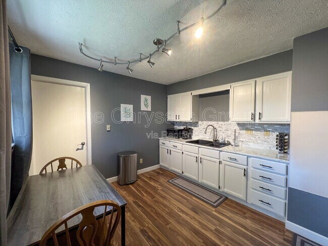 1924 Ottawa Ave in Ottawa, IL - Foto de edificio - Building Photo