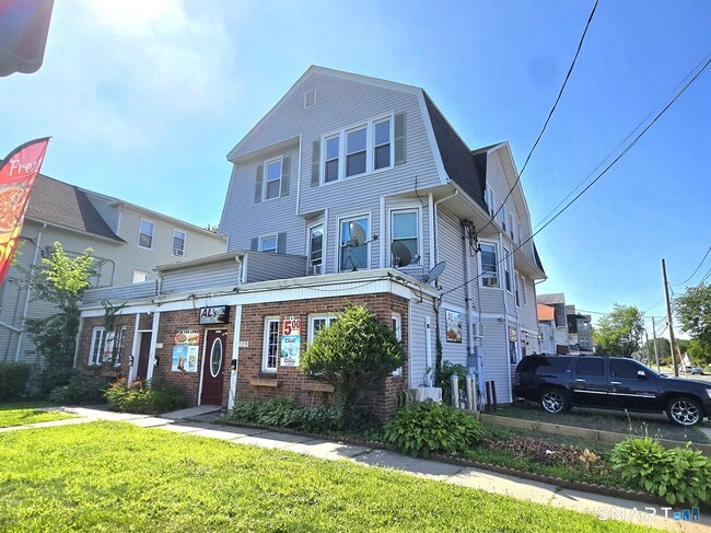 233 White St