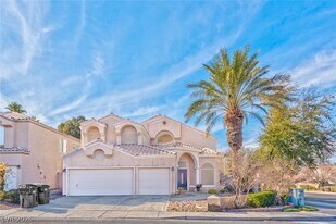 2175 Fountain Springs Dr in Henderson, NV - Building Photo