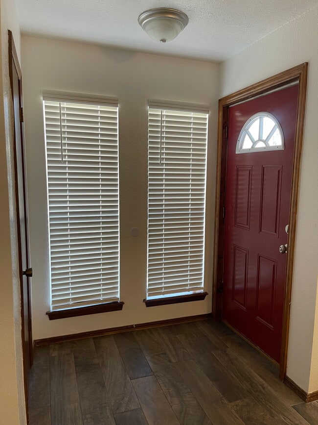 908 Acacia Cir in Noble, OK - Building Photo - Building Photo