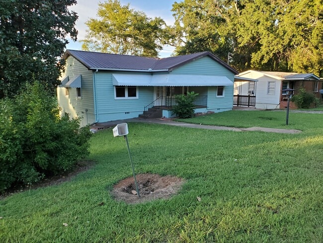 385 2nd Ave in Lincoln, AL - Building Photo - Building Photo