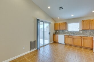 5924 Oakton St in Las Vegas, NV - Building Photo - Building Photo