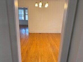 89 Maplewood Ave in West Hartford, CT - Building Photo - Building Photo