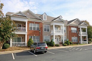 1052 Glenwood Station Ln in Charlottesville, VA - Building Photo