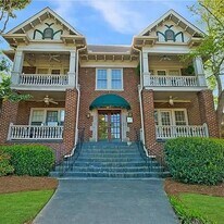 1071 N Highland Ave NE, Unit 8 in Atlanta, GA - Building Photo