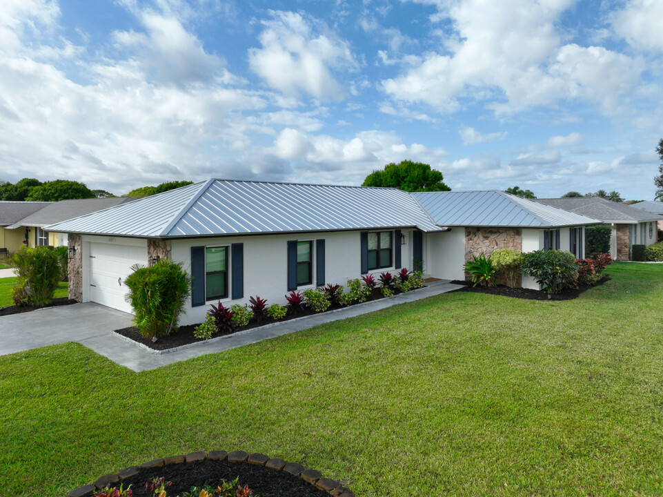 18302 SE Eagle Ln in Jupiter, FL - Building Photo