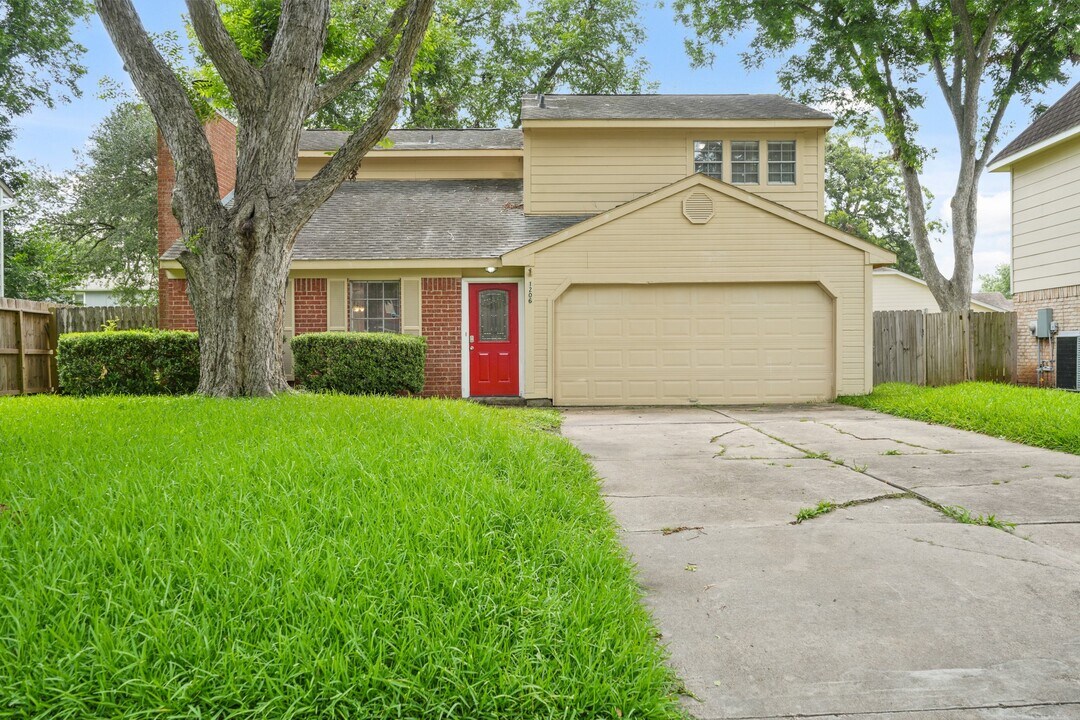 1206 Mayweather Ln in Richmond, TX - Building Photo