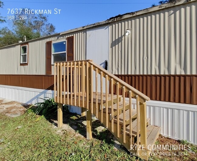 7637 Rickman St in Jacksonville, FL - Foto de edificio - Building Photo