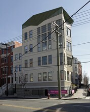 275 Grand St in Jersey City, NJ - Building Photo - Building Photo