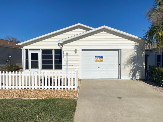 property at 2815 Salamanca St