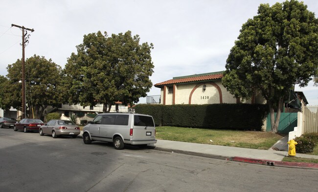 1410-1438 Peckham St in Fullerton, CA - Building Photo - Building Photo