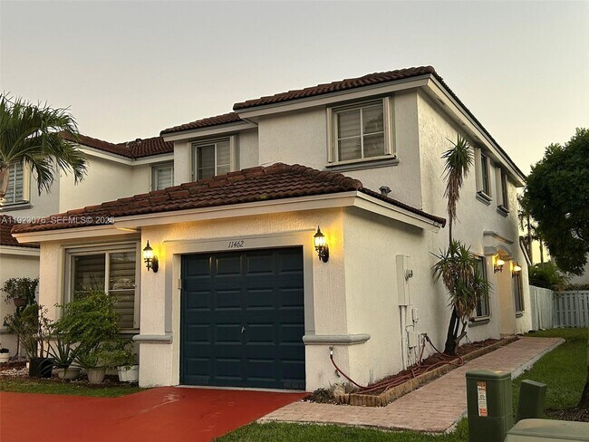 11462 NW 48th Terrace in Doral, FL - Building Photo - Building Photo